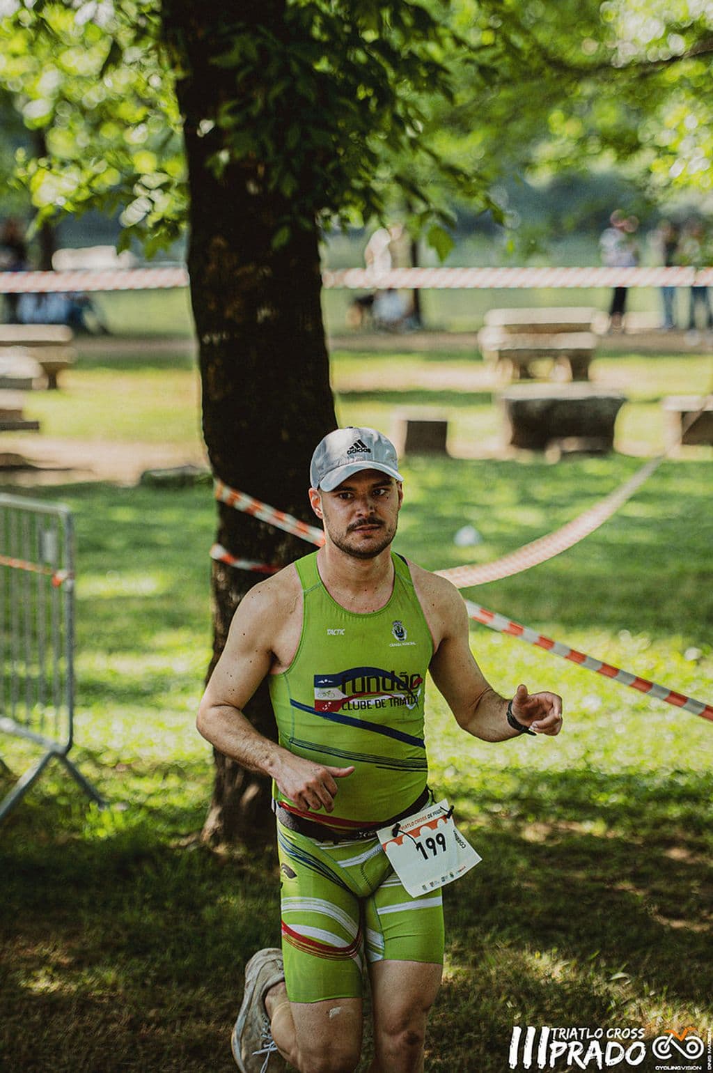 Atleta com o dorsal 199