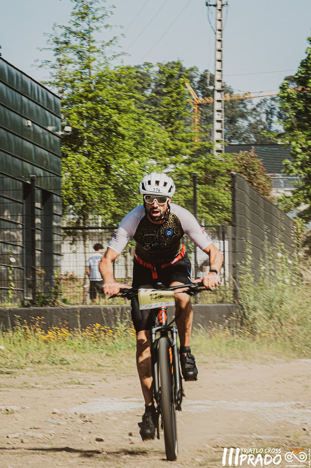 Atleta com o dorsal 176