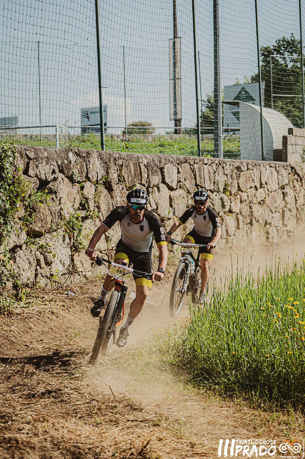 Atleta com o dorsal 153
