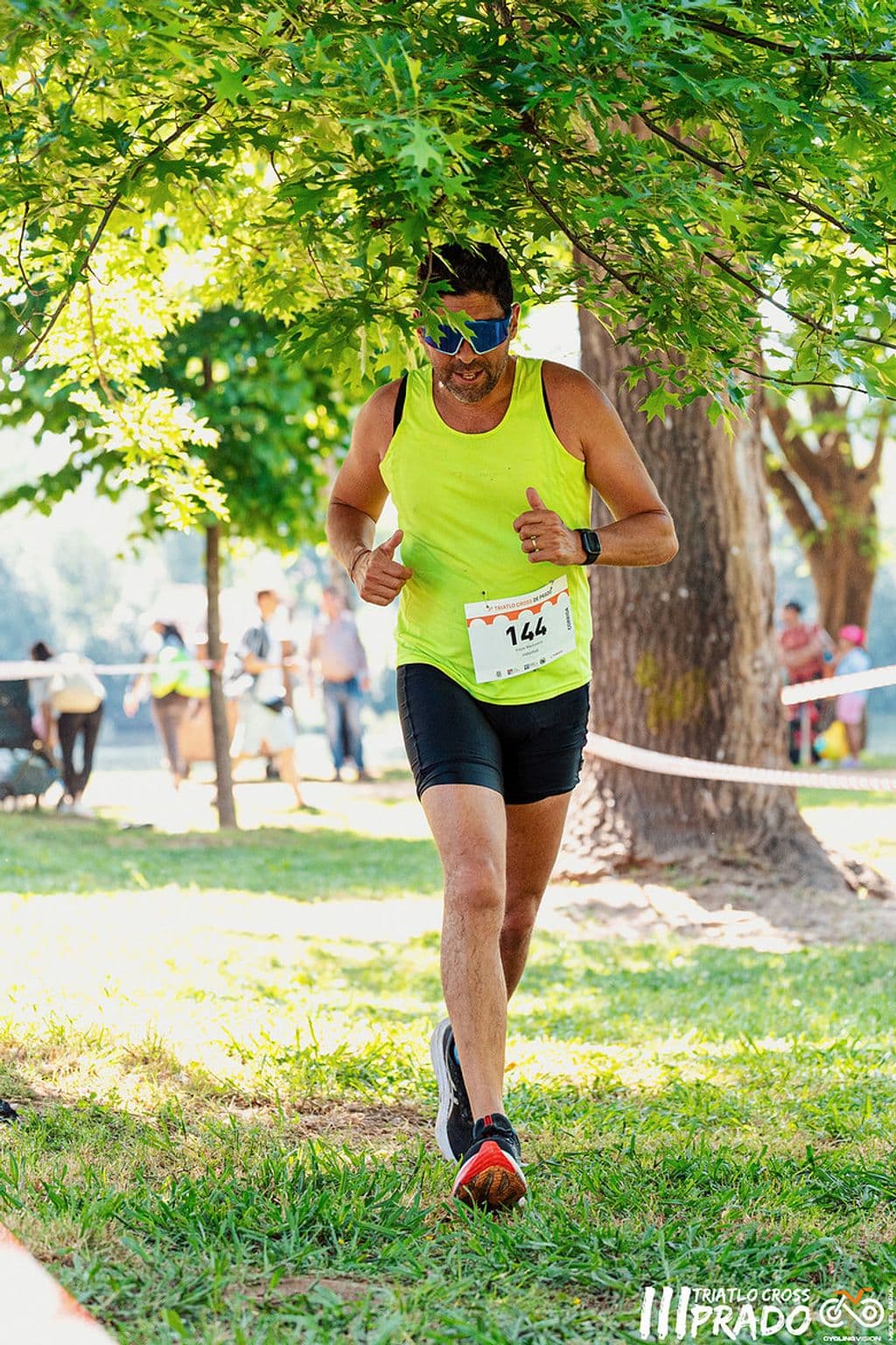 Atleta com o dorsal 144