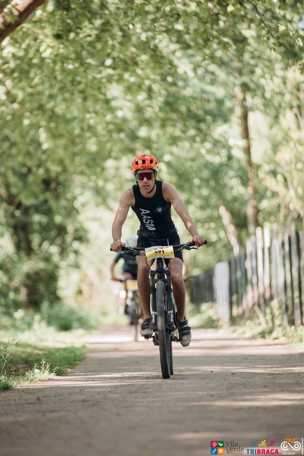 Atleta com o dorsal 171
