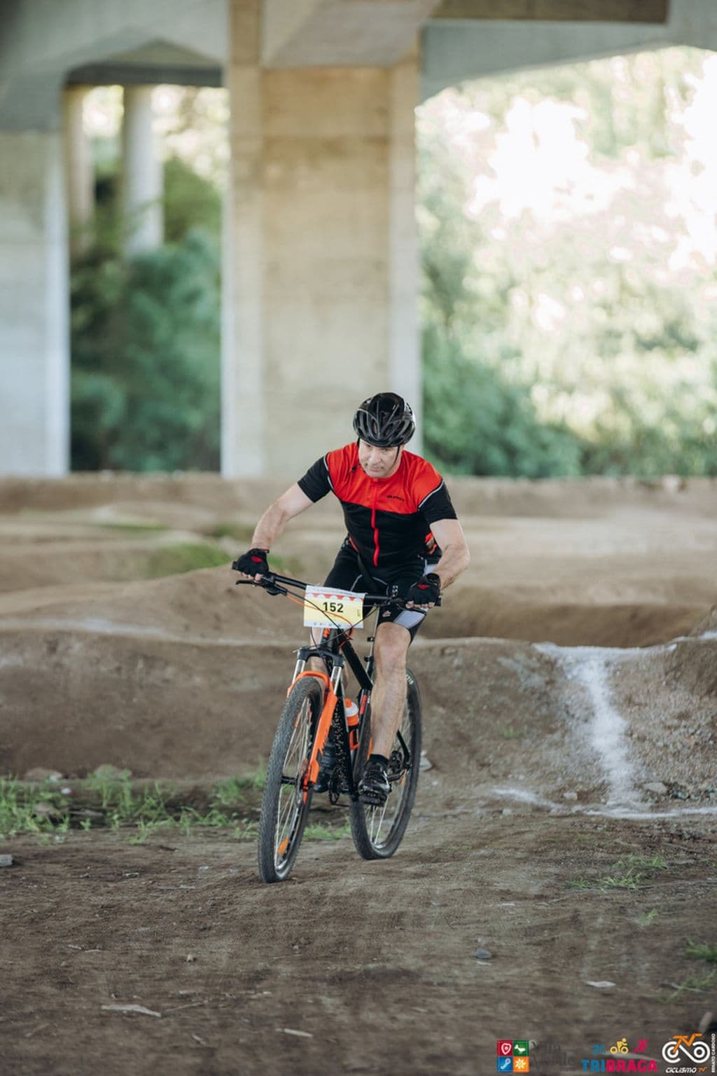 Atleta com o dorsal 152