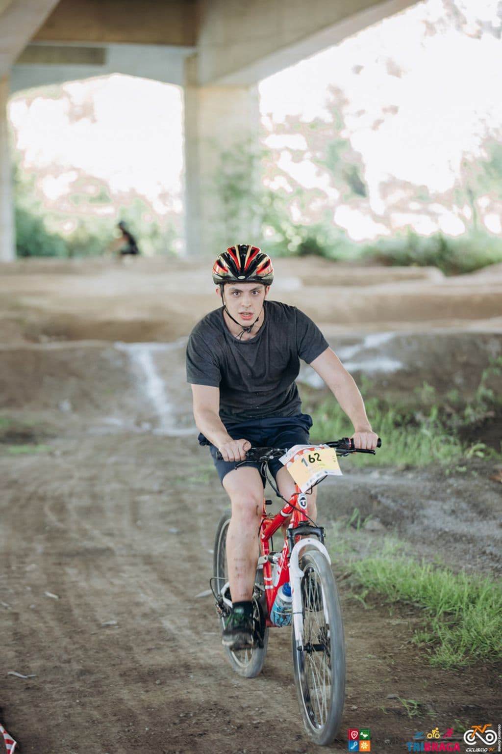 Atleta com o dorsal 162