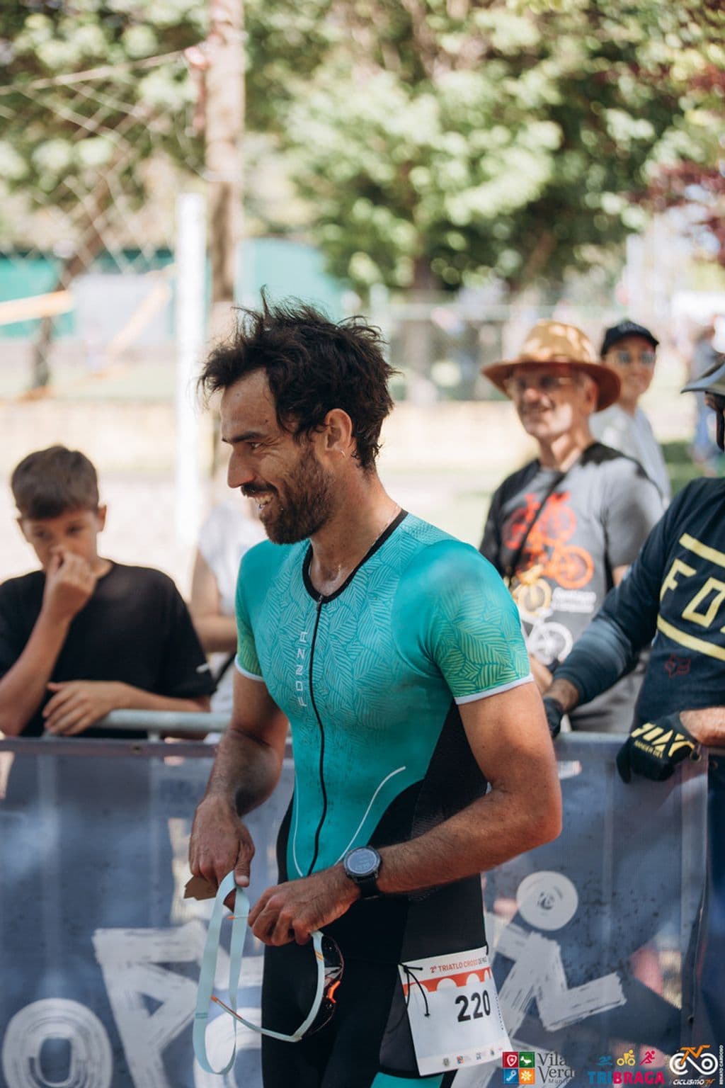 Atleta com o dorsal 220