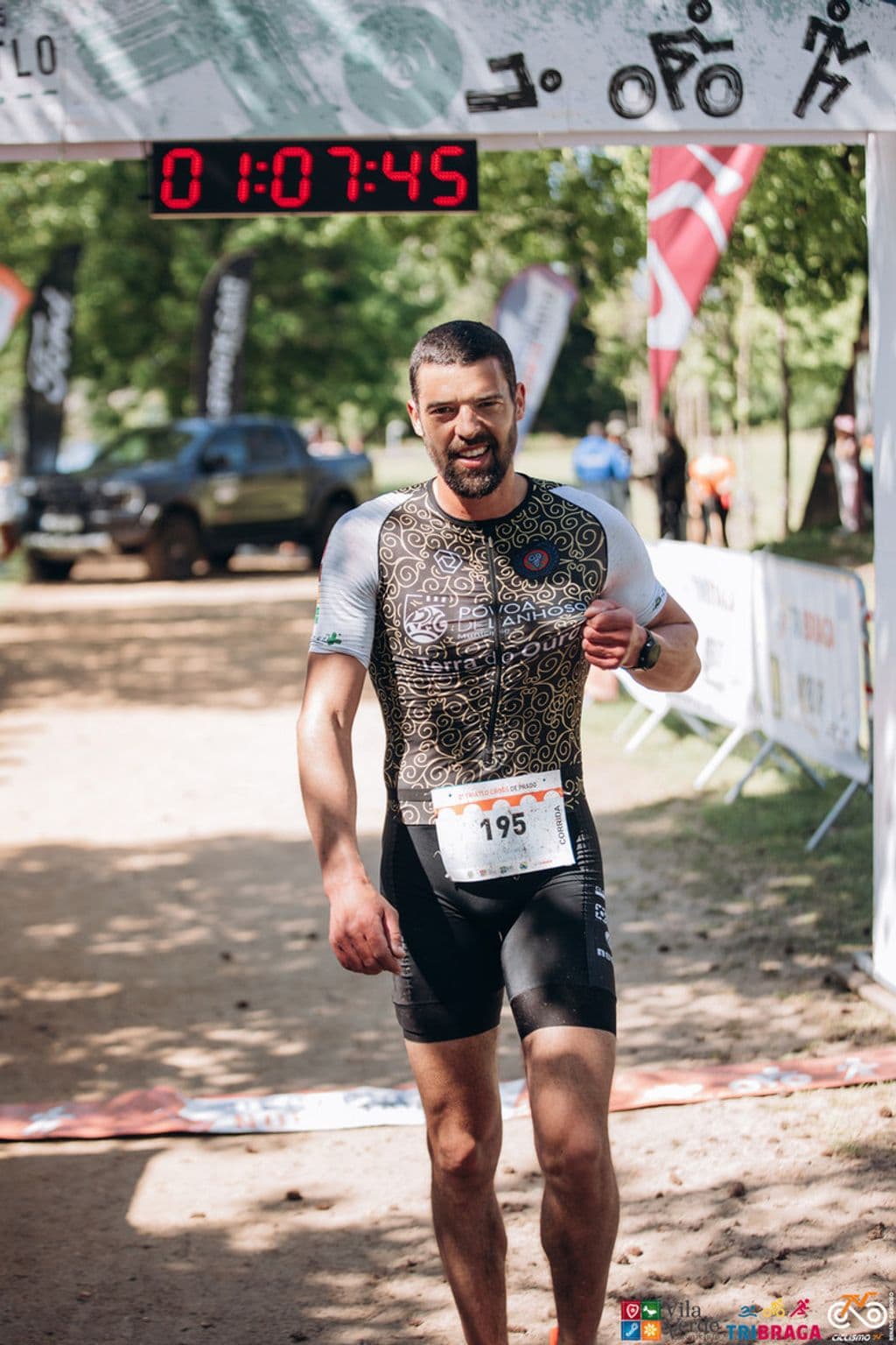 Atleta com o dorsal 195