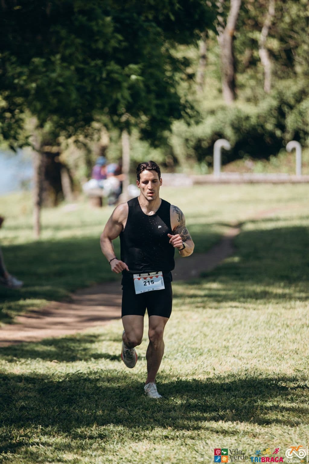 Atleta com o dorsal 215