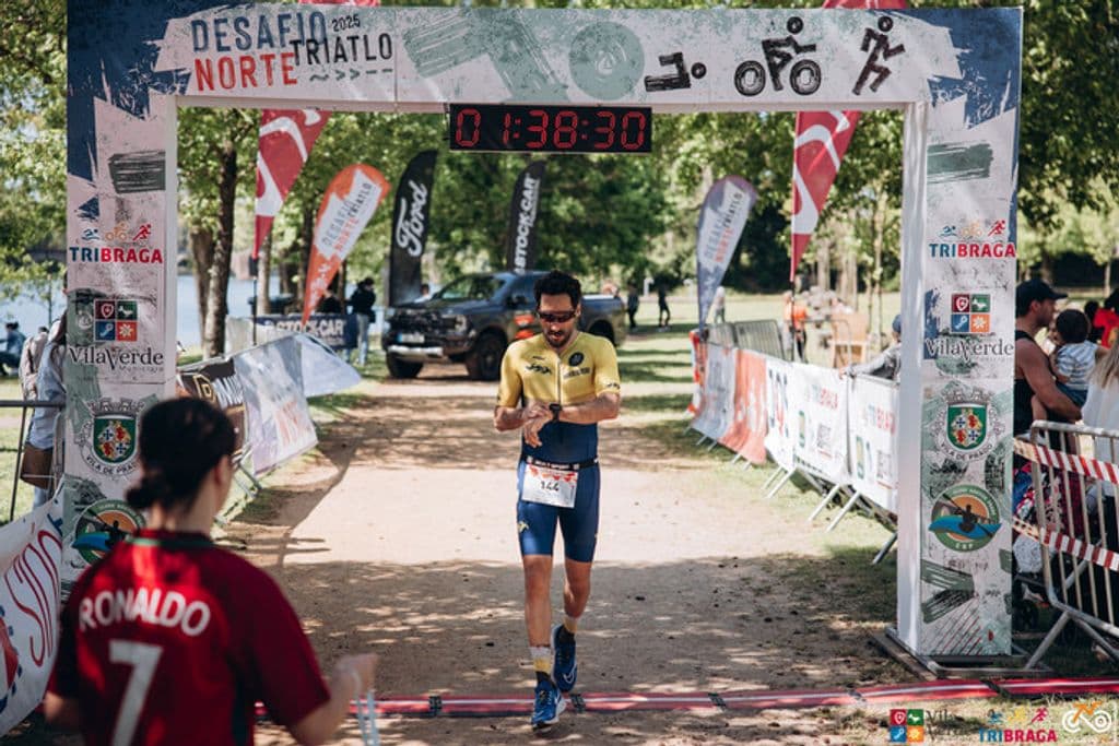 Atleta com o dorsal 144