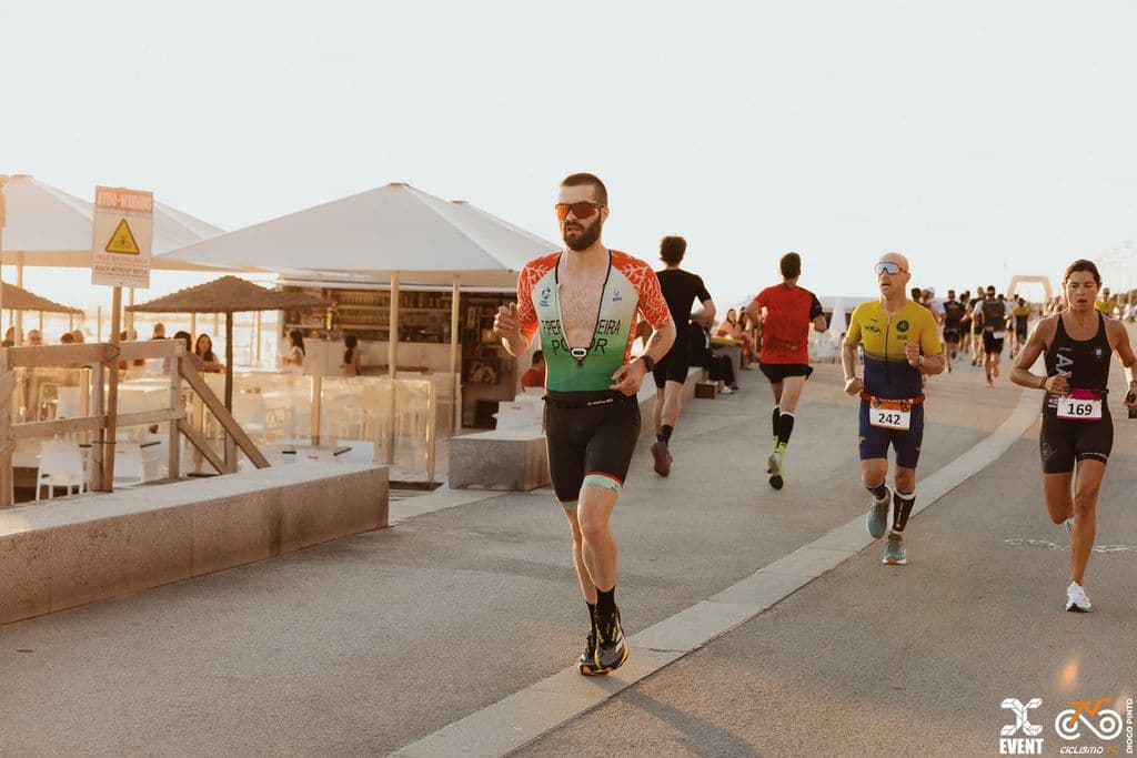 Atleta com o dorsal 242