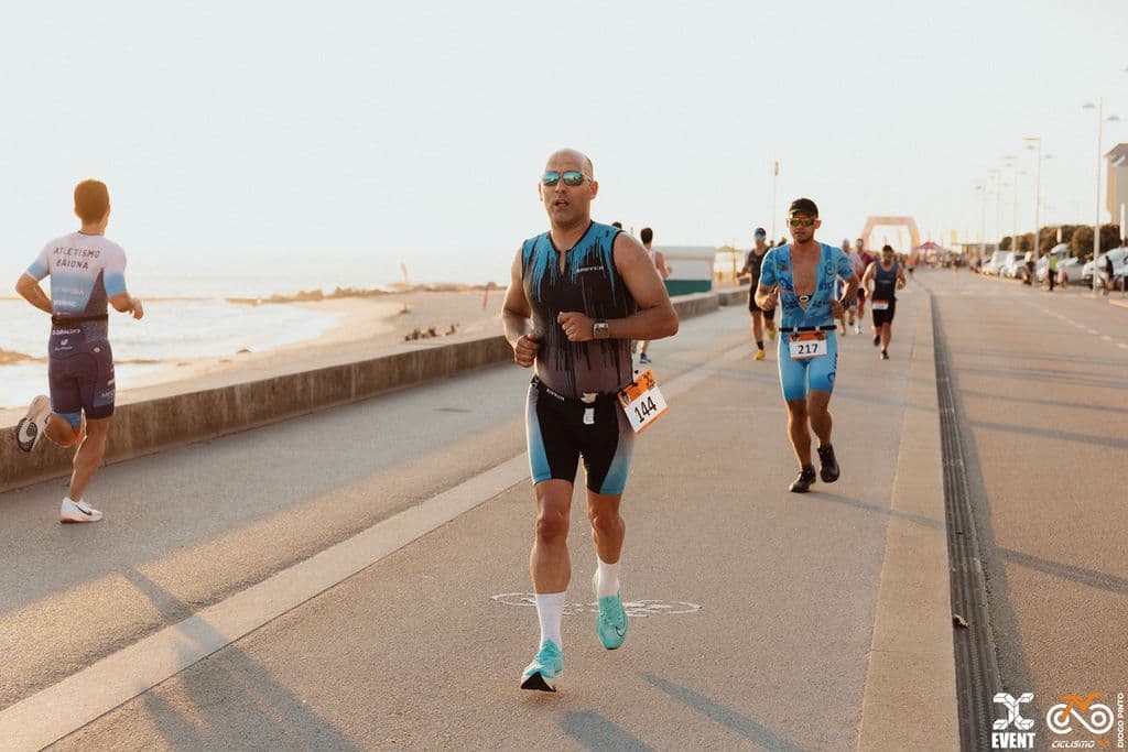 Atleta com o dorsal 144