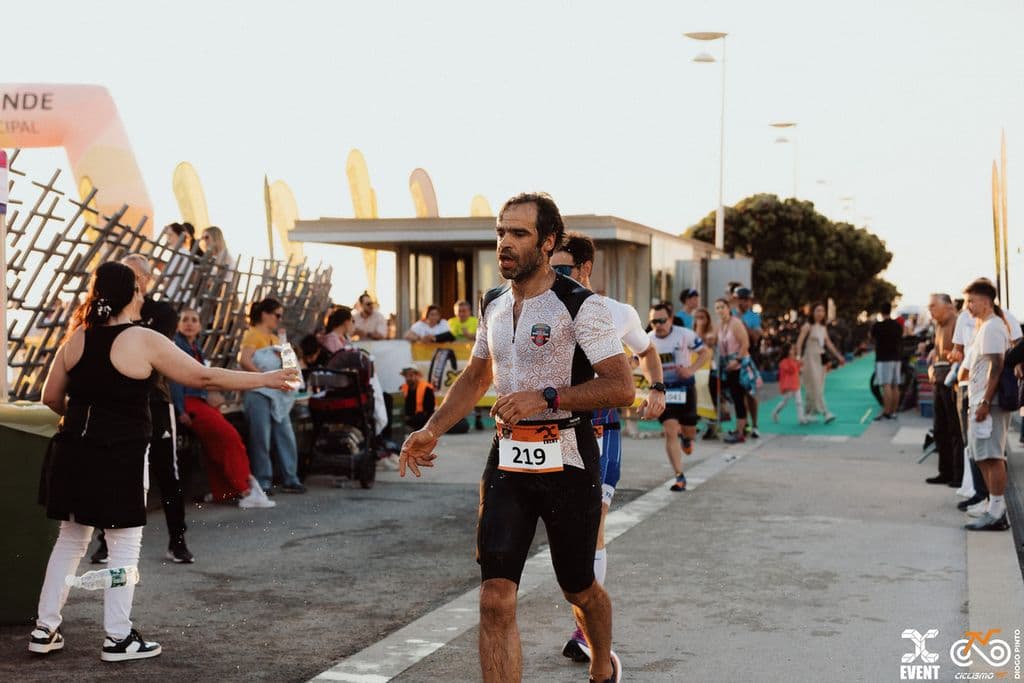 Atleta com o dorsal 219