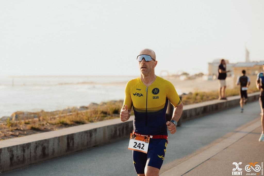 Atleta com o dorsal 242