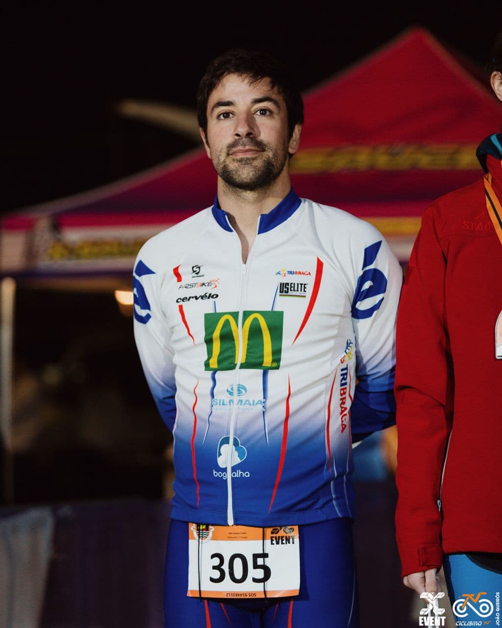 Atleta com o dorsal 305