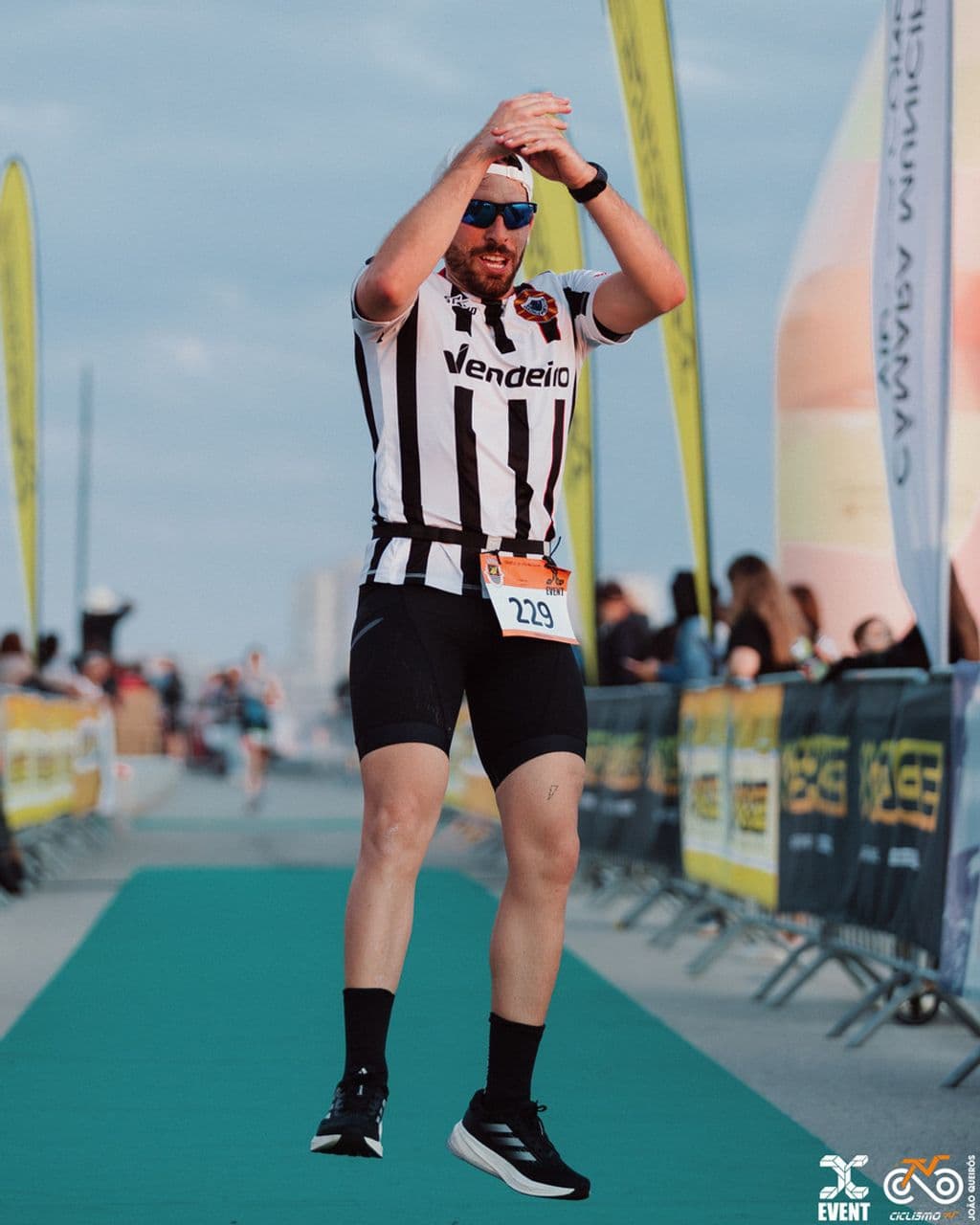 Atleta com o dorsal 229