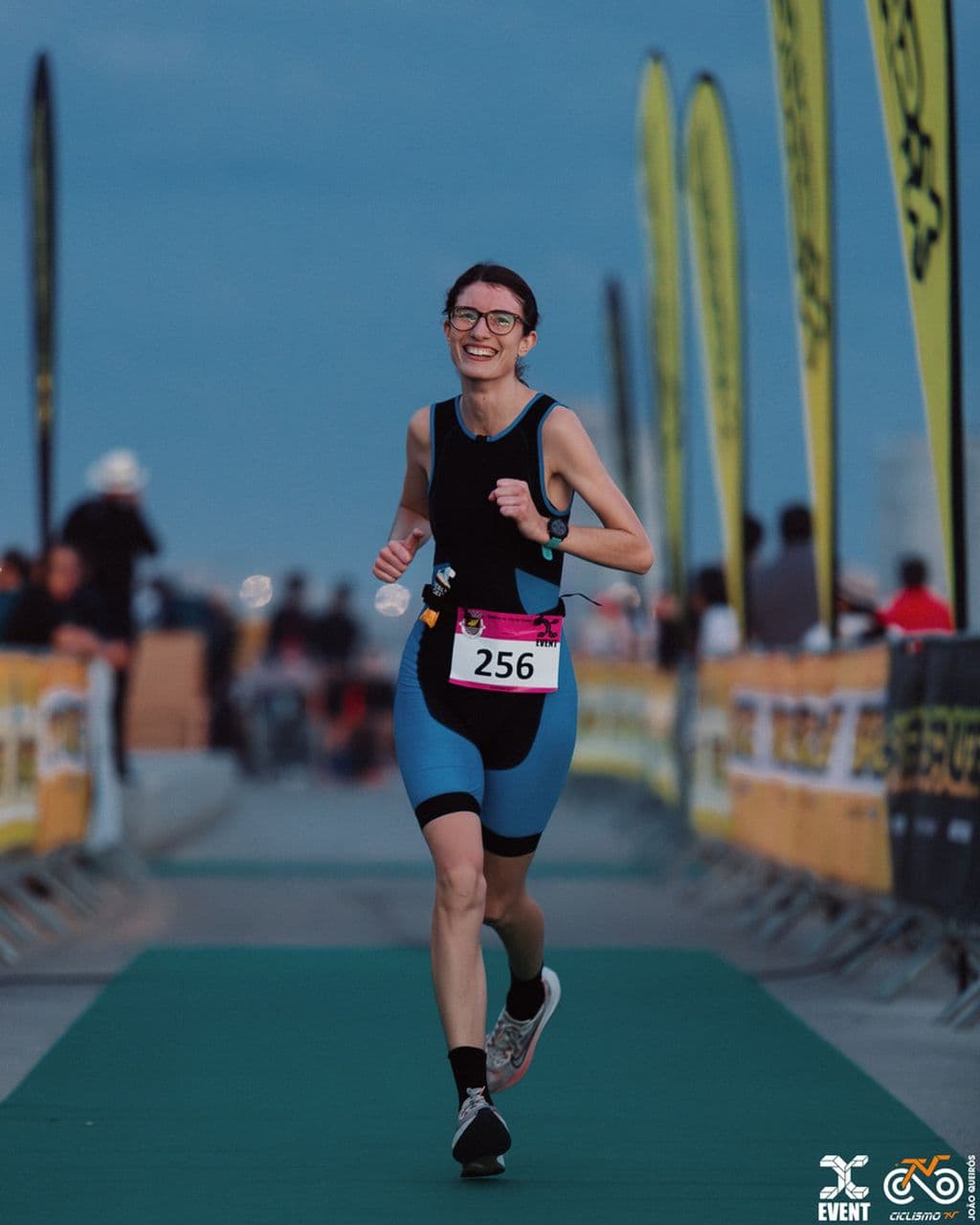 Atleta com o dorsal 256