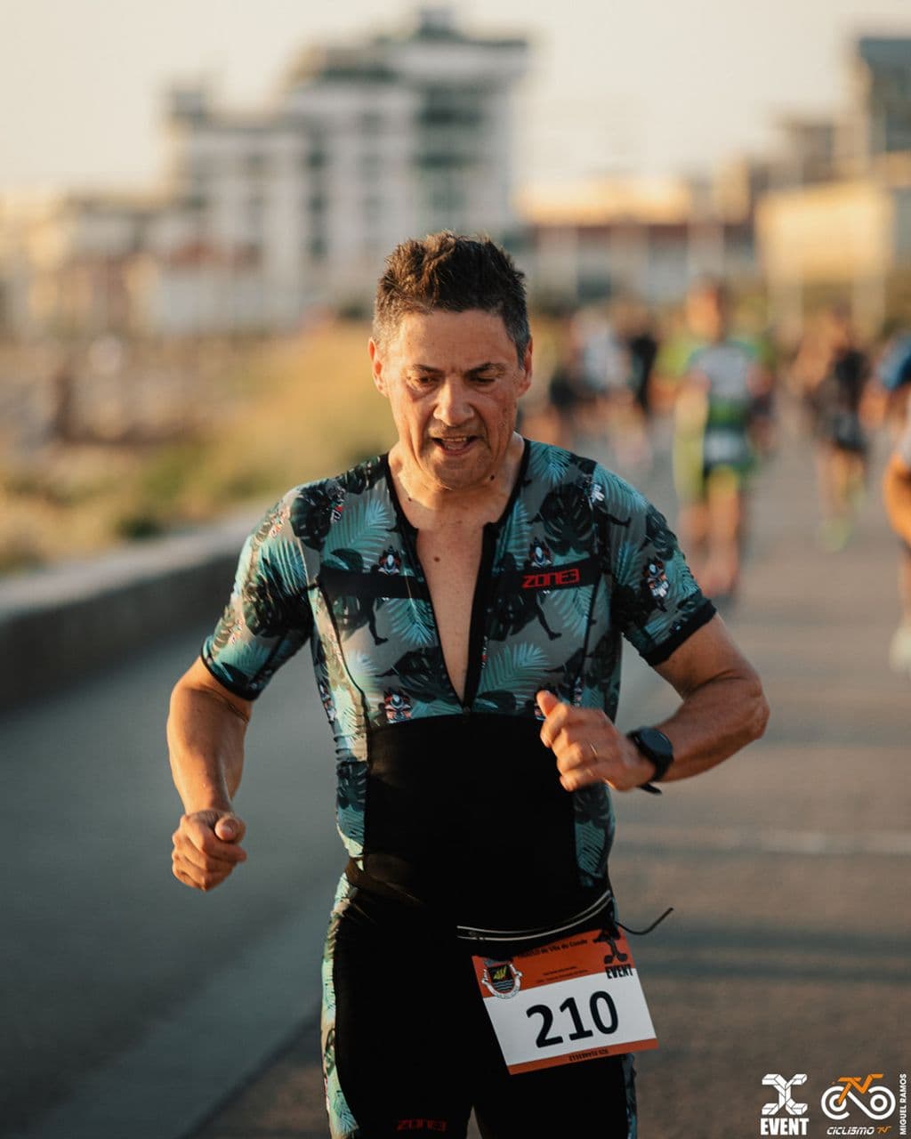 Atleta com o dorsal 210