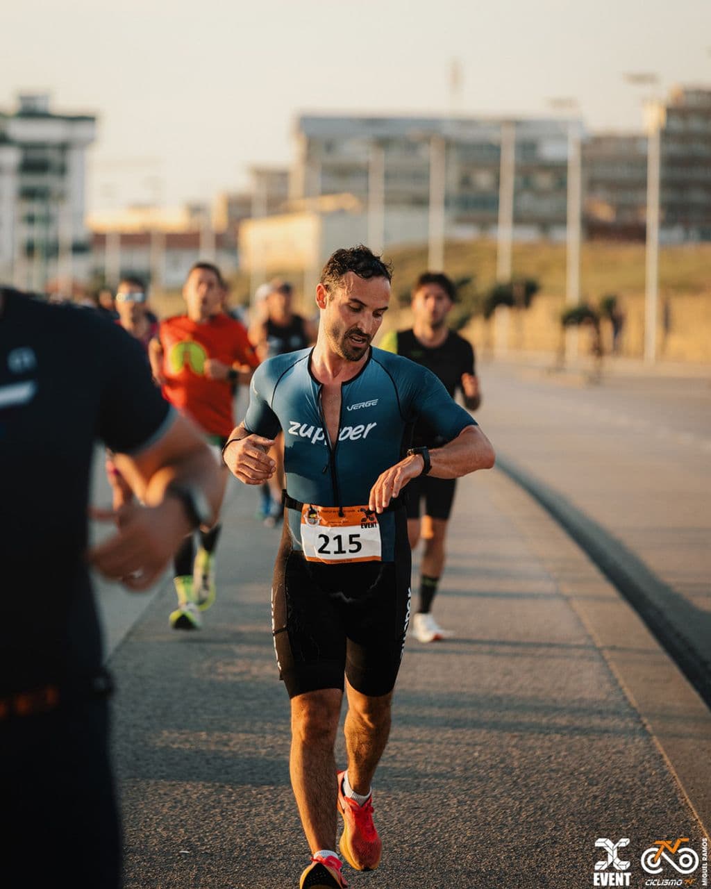 Atleta com o dorsal 215