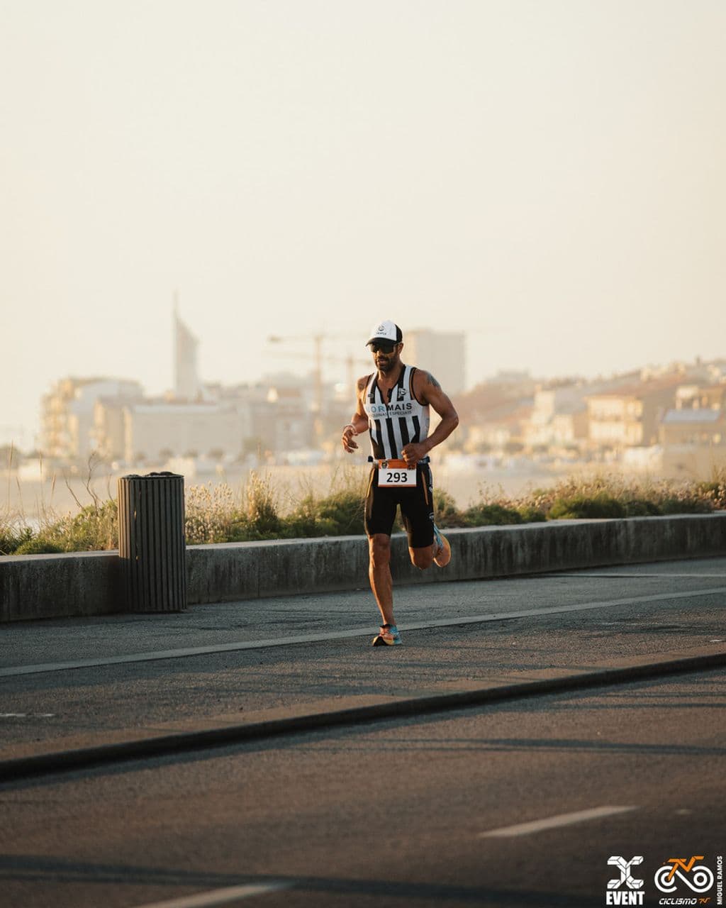 Atleta com o dorsal 293