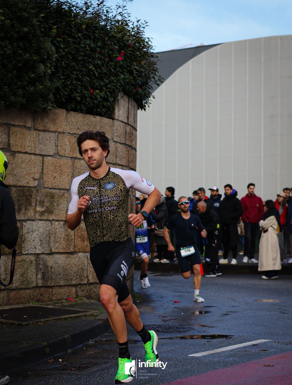 Atleta com o dorsal 389