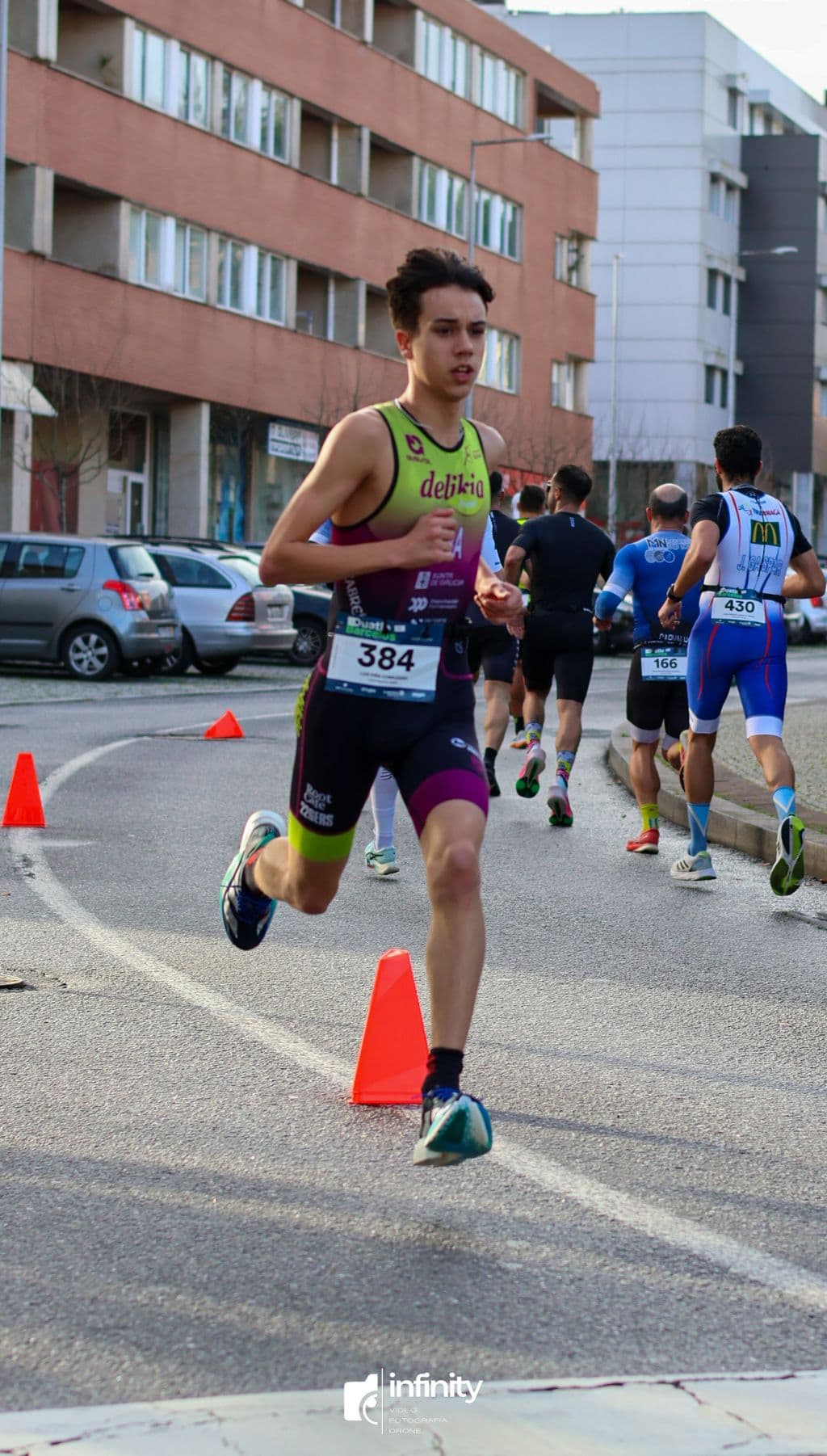 Atleta com o dorsal 384