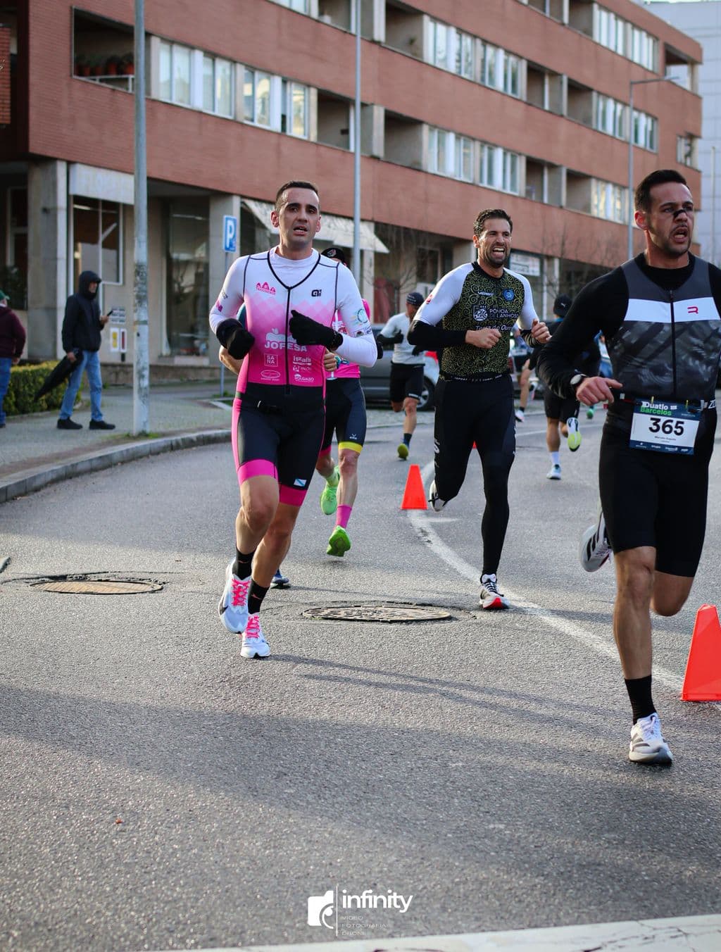 Atleta com o dorsal 365