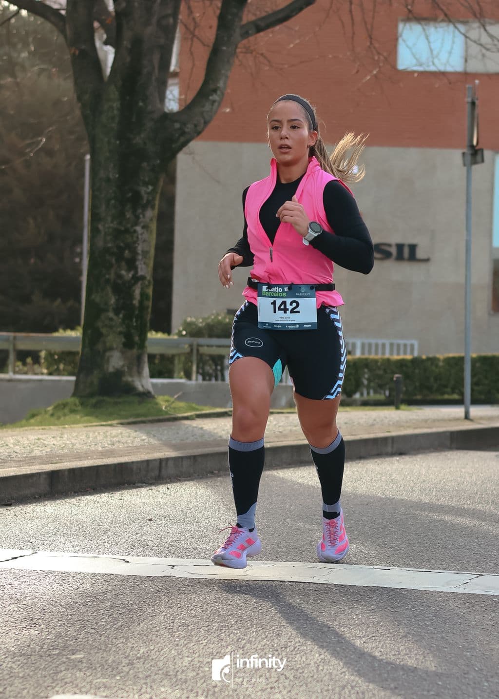 Atleta com o dorsal 142
