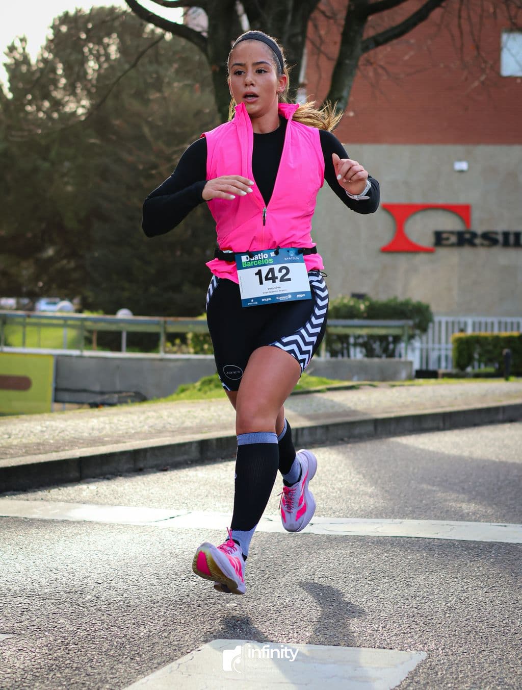 Atleta com o dorsal 142