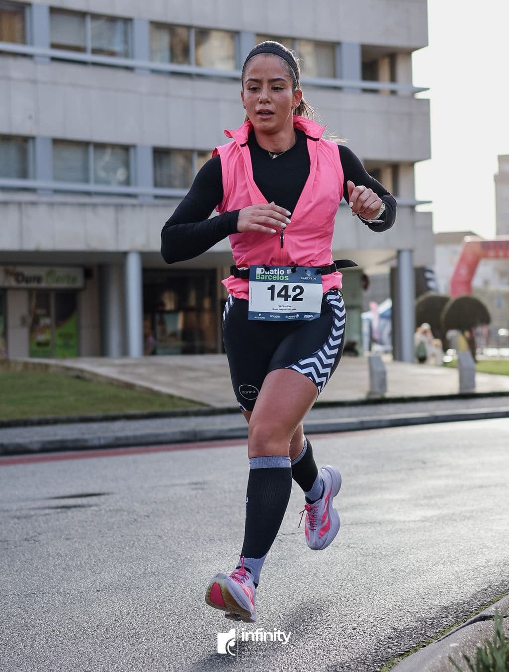 Atleta com o dorsal 142