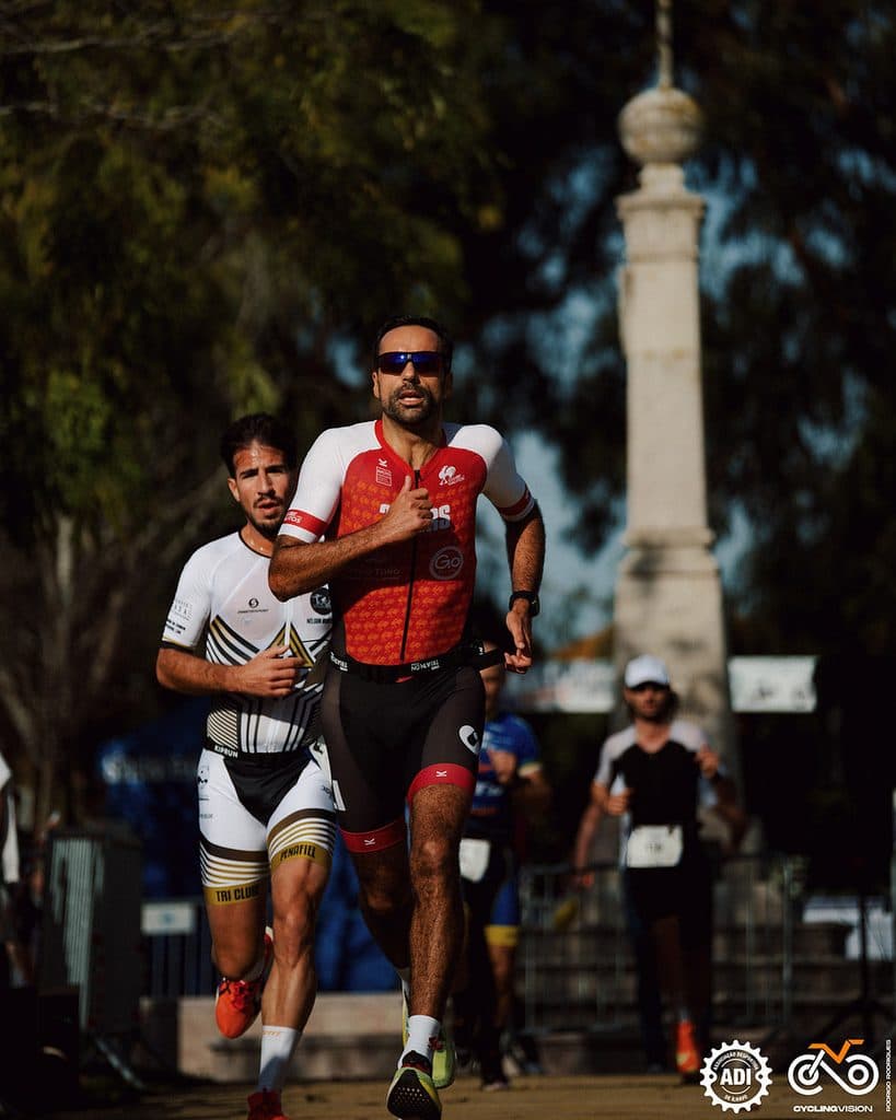 Atleta com o dorsal 242
