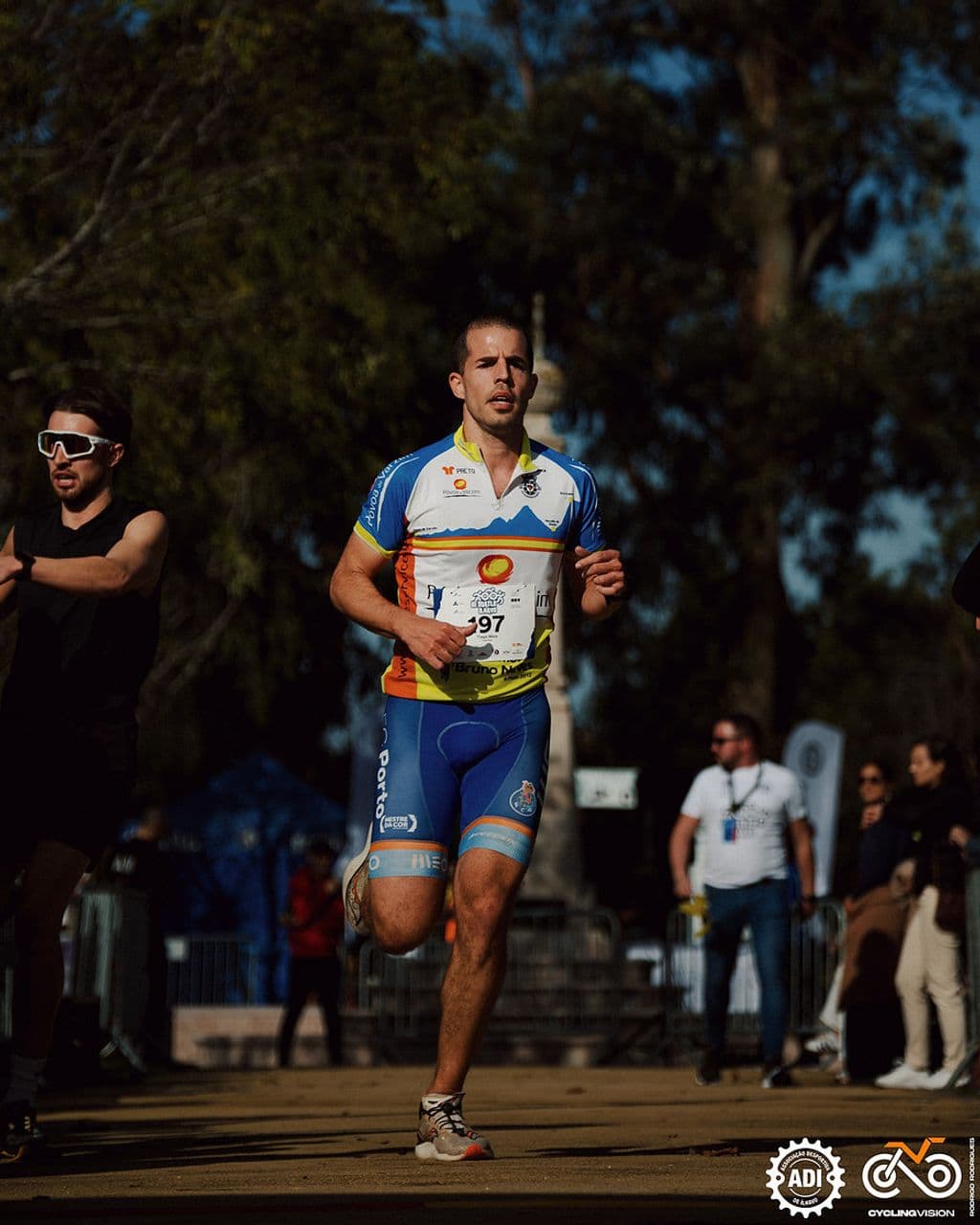 Atleta com o dorsal 197