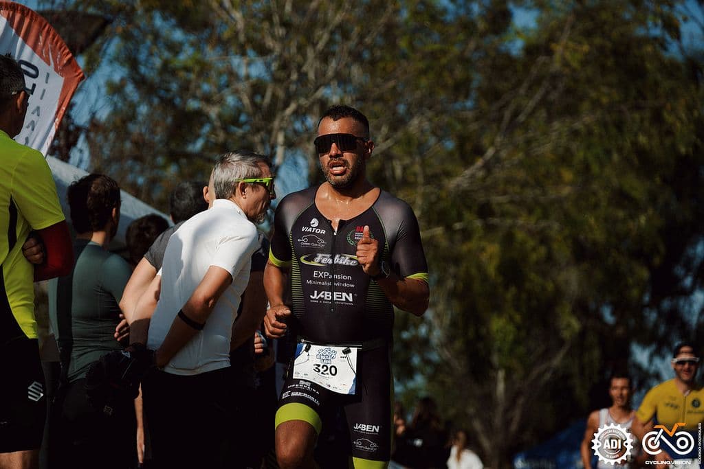 Atleta com o dorsal 320