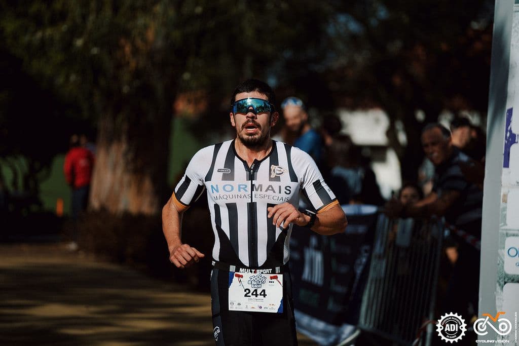 Atleta com o dorsal 244