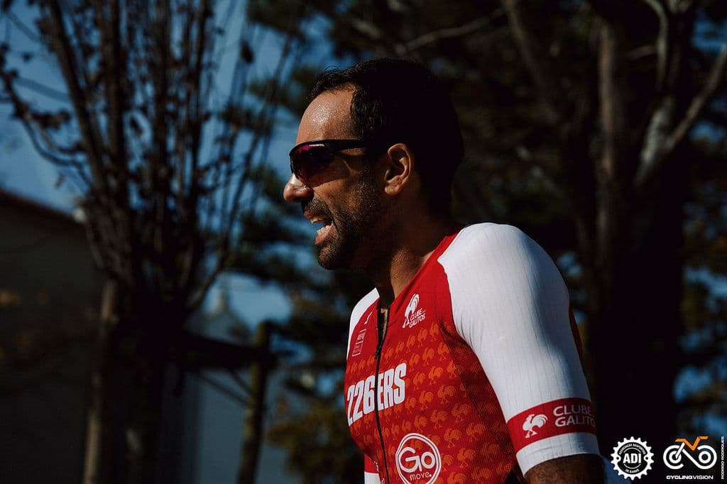 Atleta com o dorsal 242