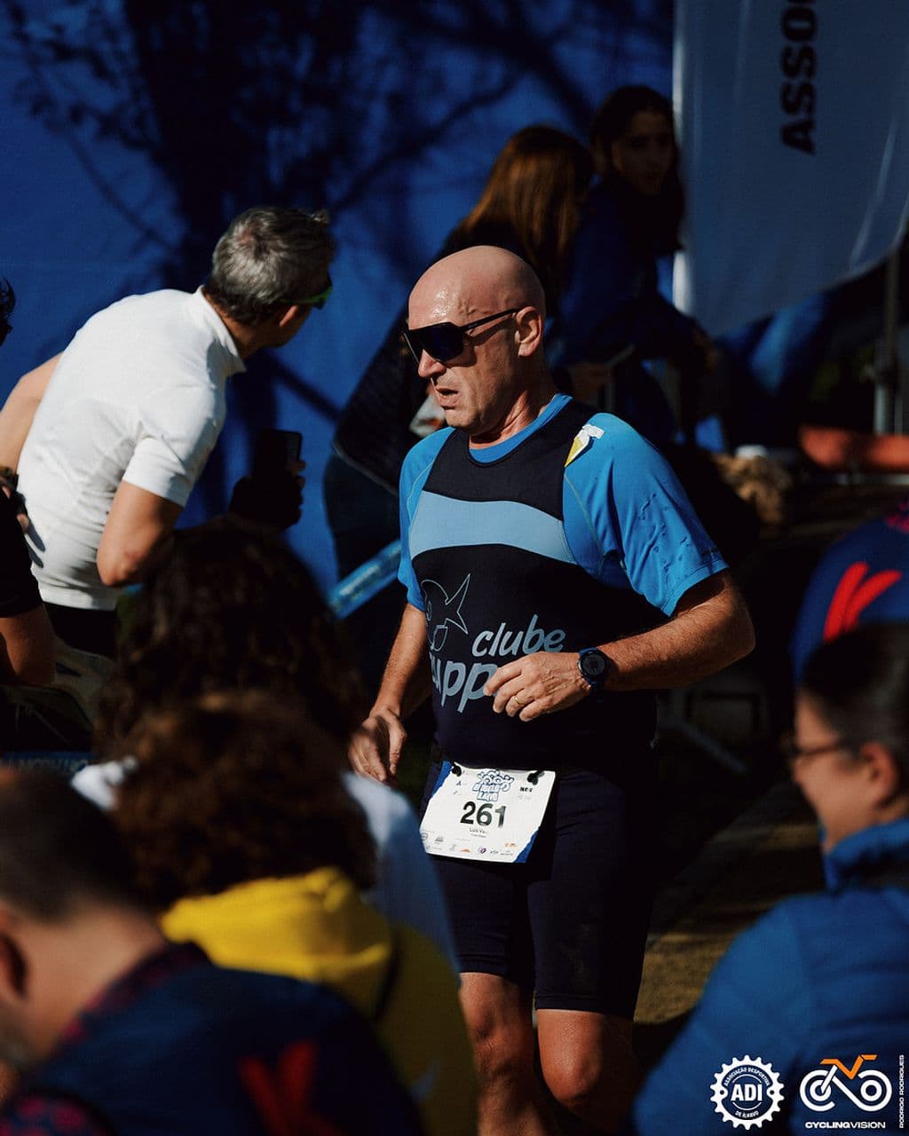 Atleta com o dorsal 261