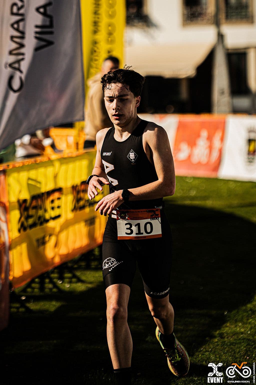 Atleta com o dorsal 310