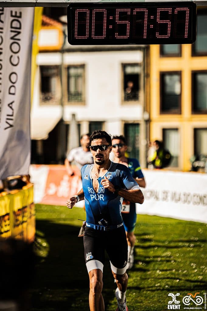 Atleta com o dorsal 587