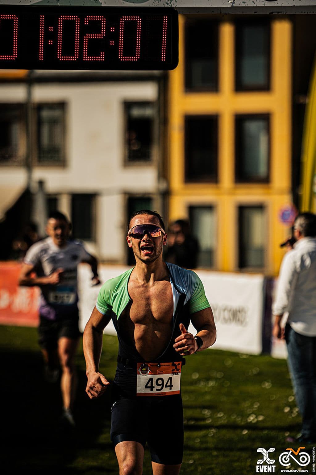Atleta com o dorsal 494