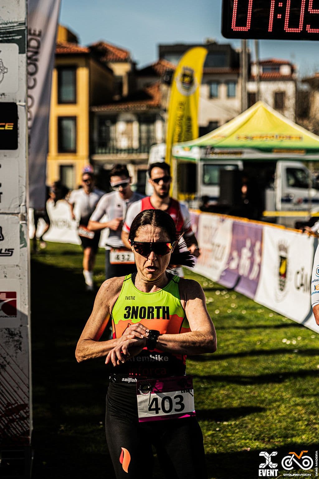 Atleta com o dorsal 403