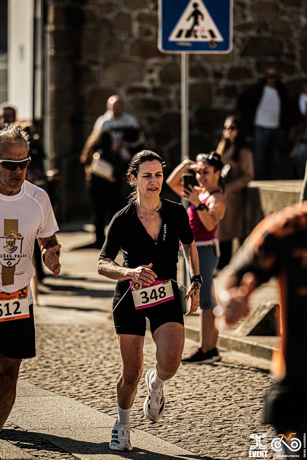 Atleta com o dorsal 348