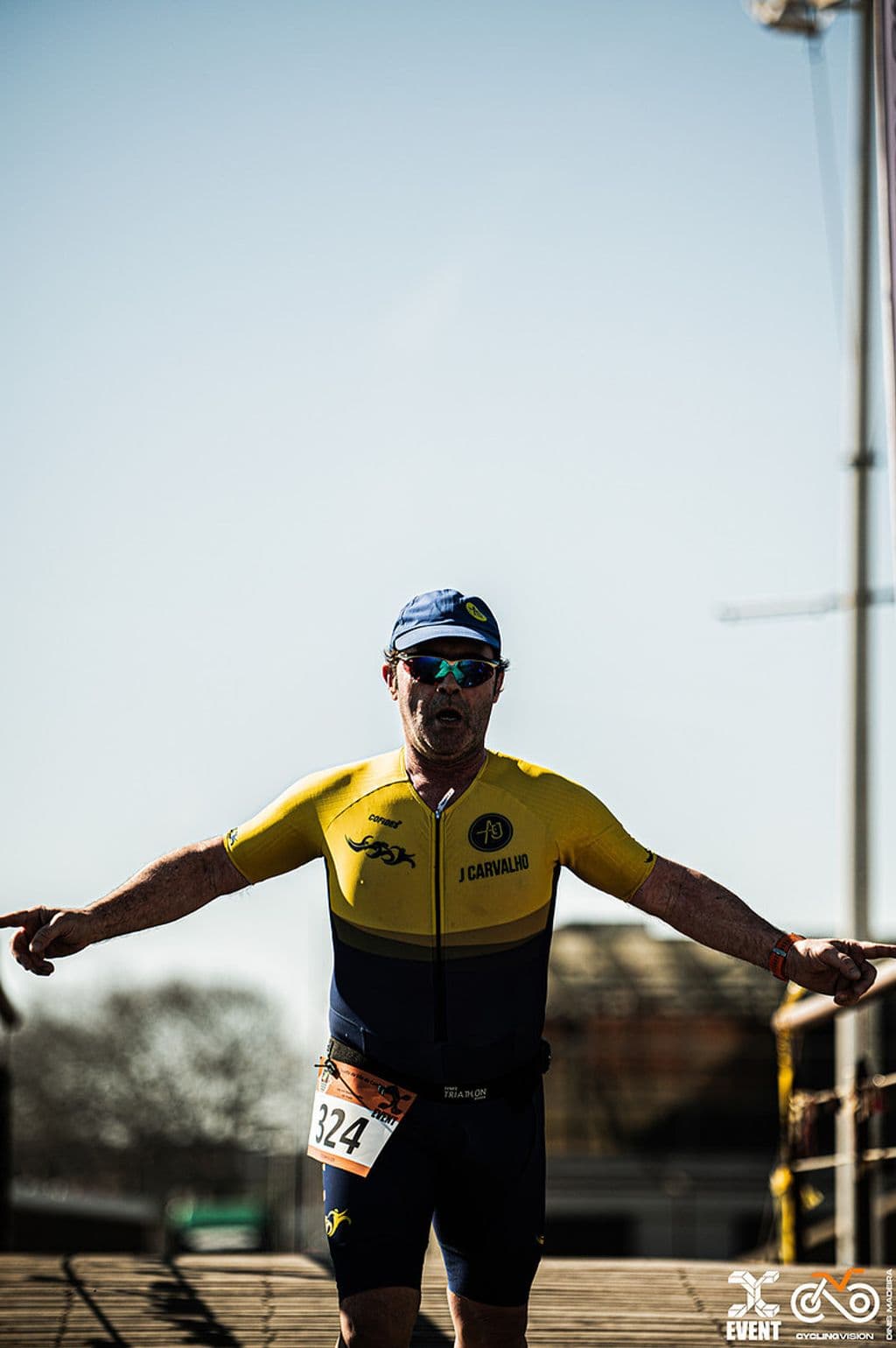 Atleta com o dorsal 324