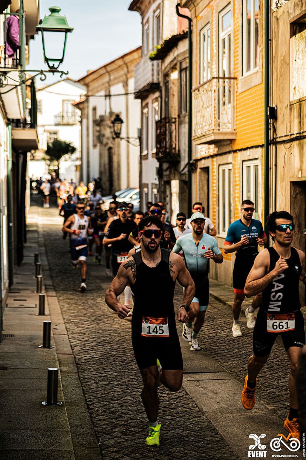 Atleta com o dorsal 145