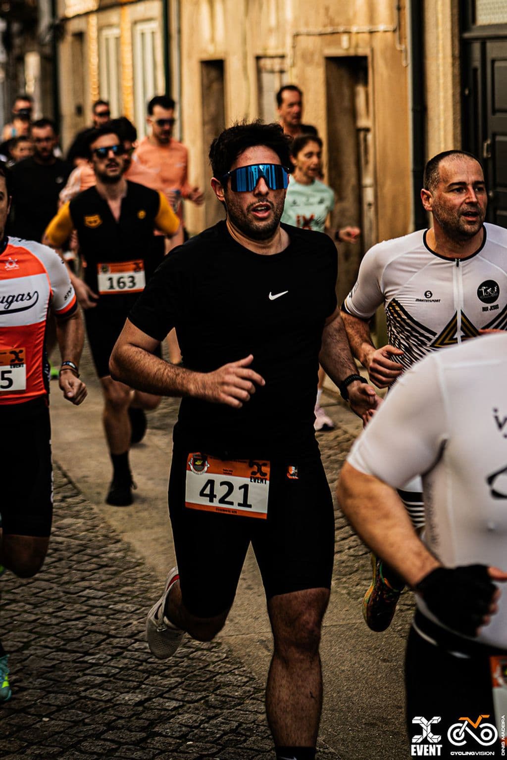 Atleta com o dorsal 421