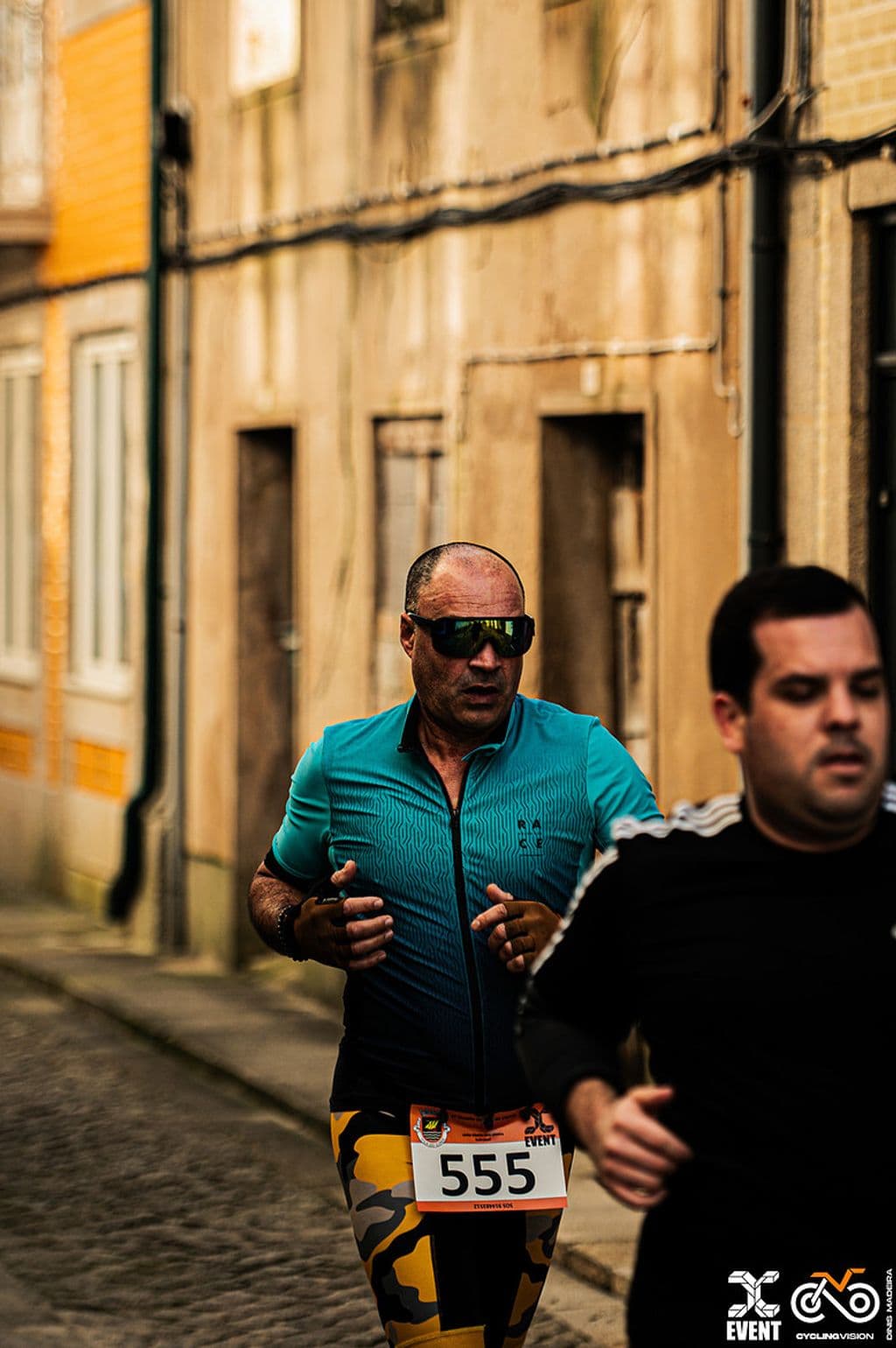Atleta com o dorsal 555