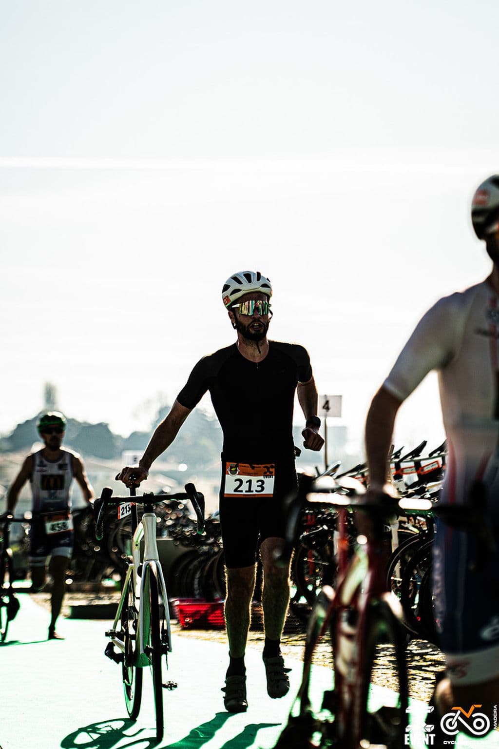 Atleta com o dorsal 213