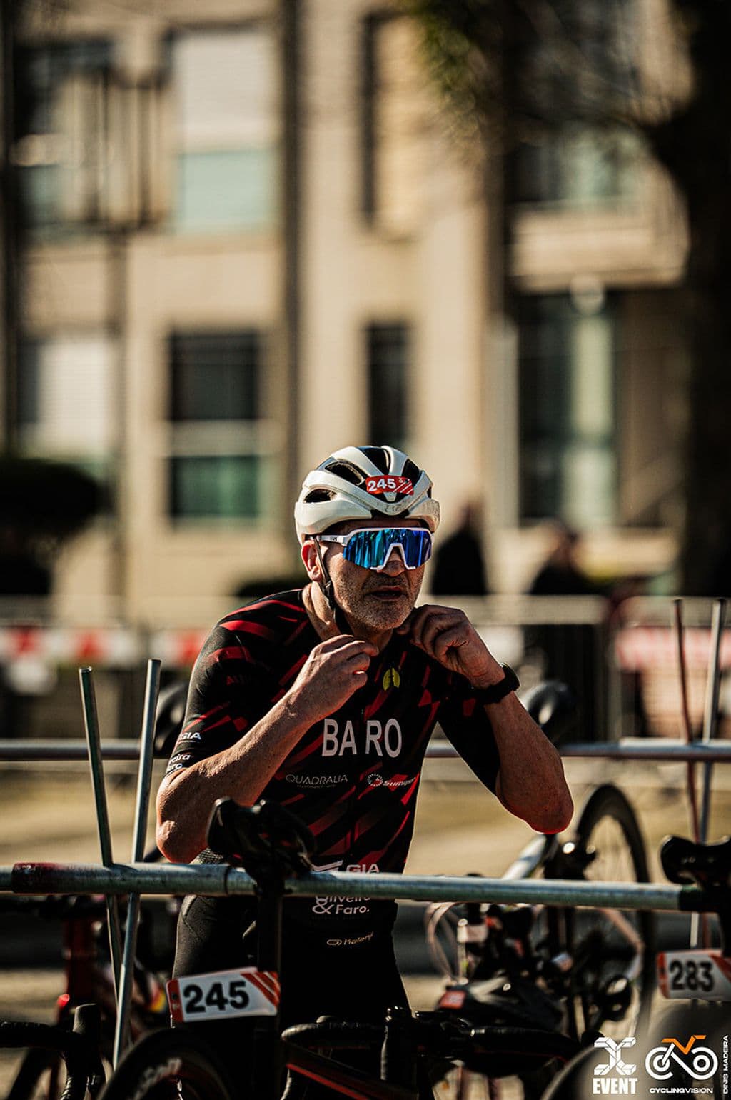 Atleta com o dorsal 245