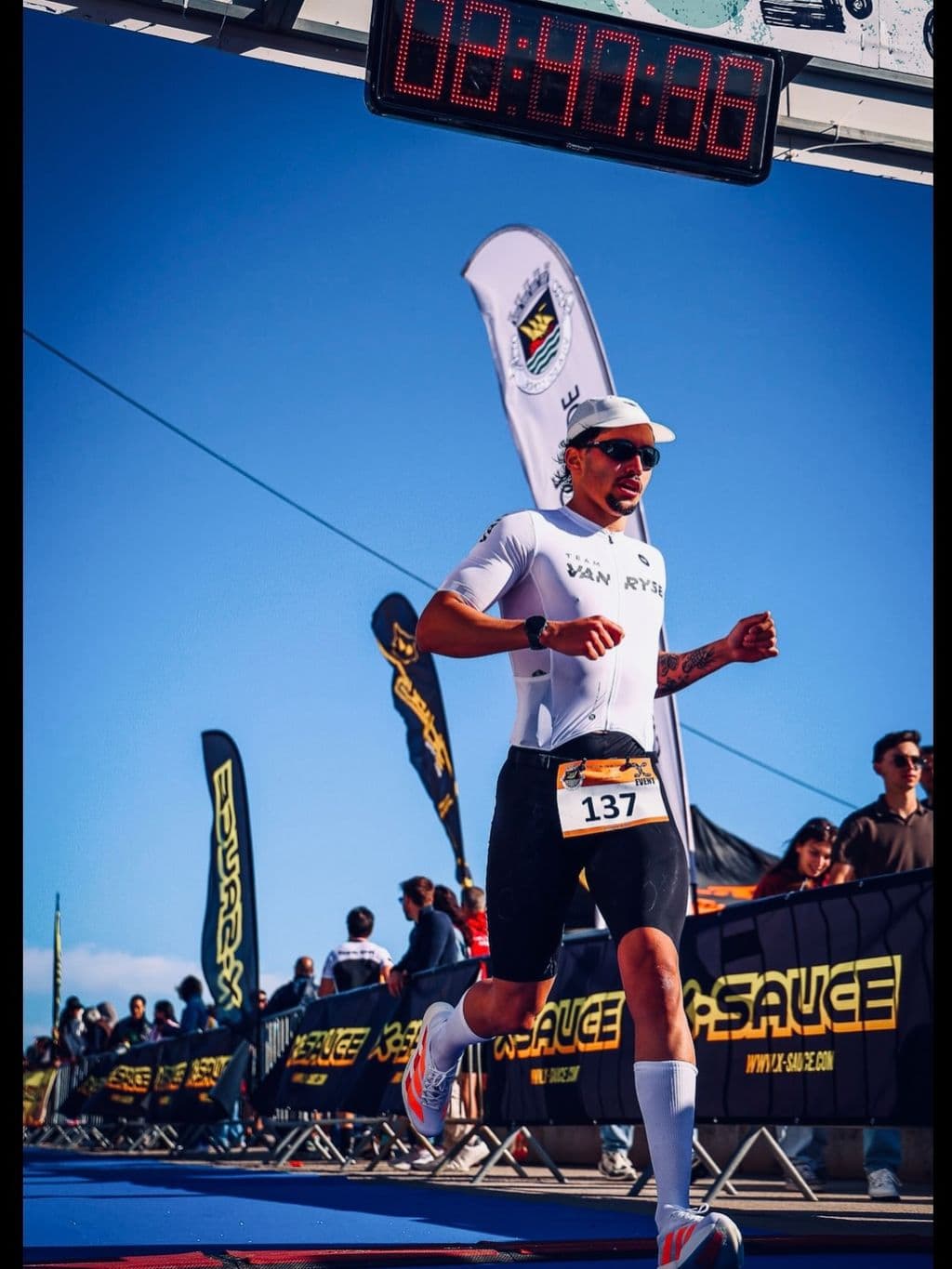 Atleta com o dorsal 137