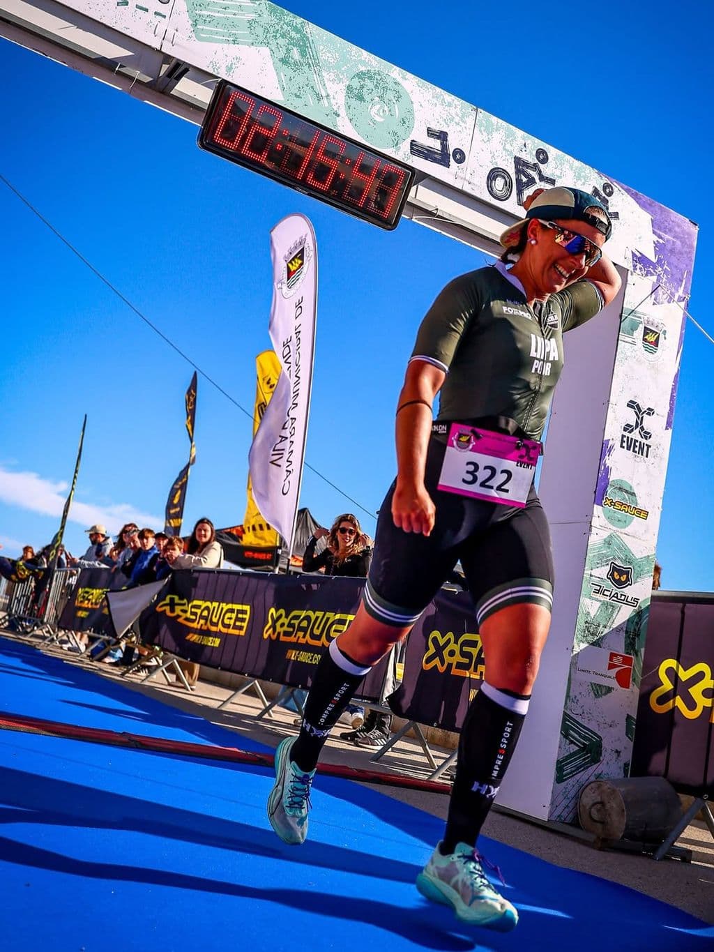 Atleta com o dorsal 322
