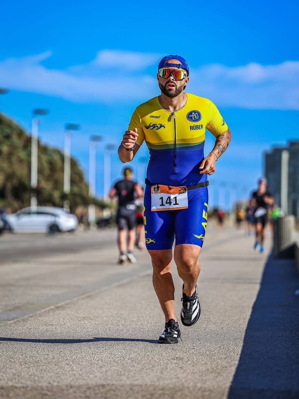 Atleta com o dorsal 141