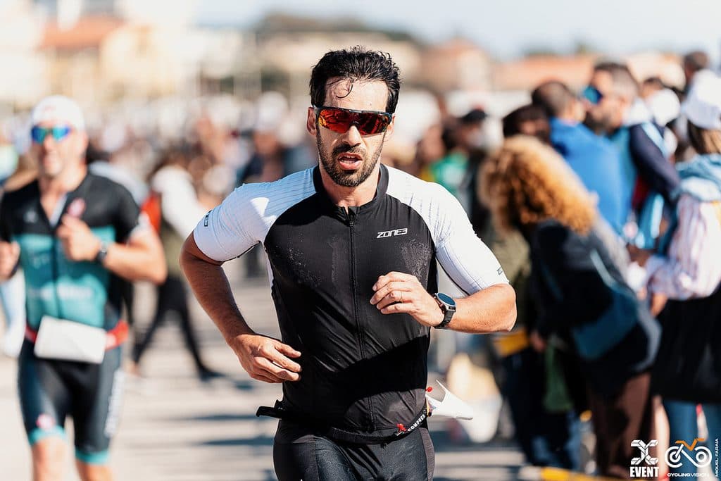 Atleta com o dorsal 303