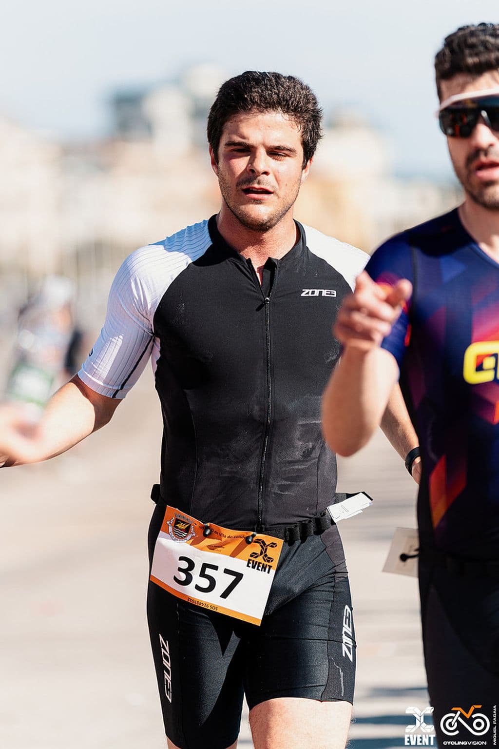 Atleta com o dorsal 357