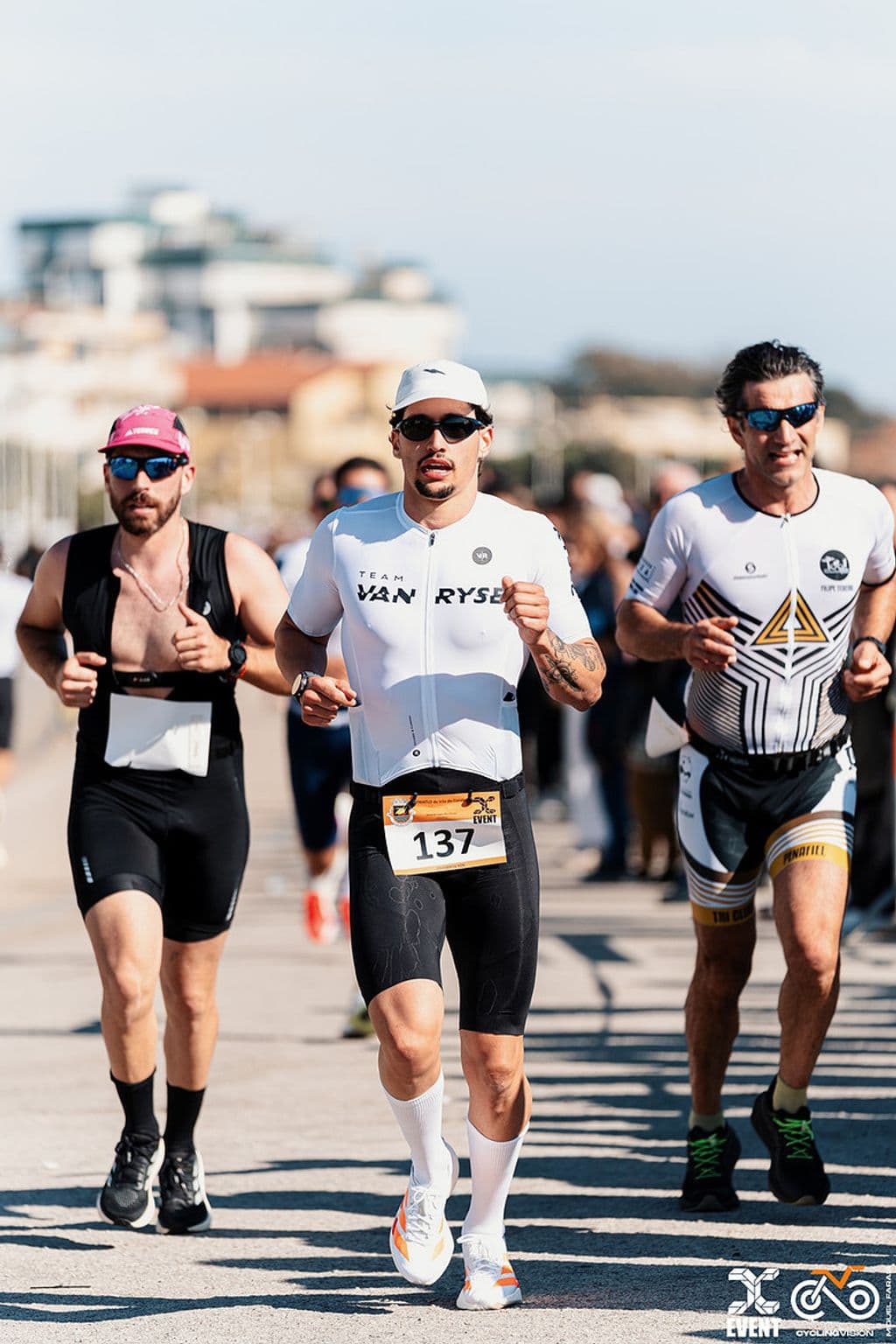 Atleta com o dorsal 137